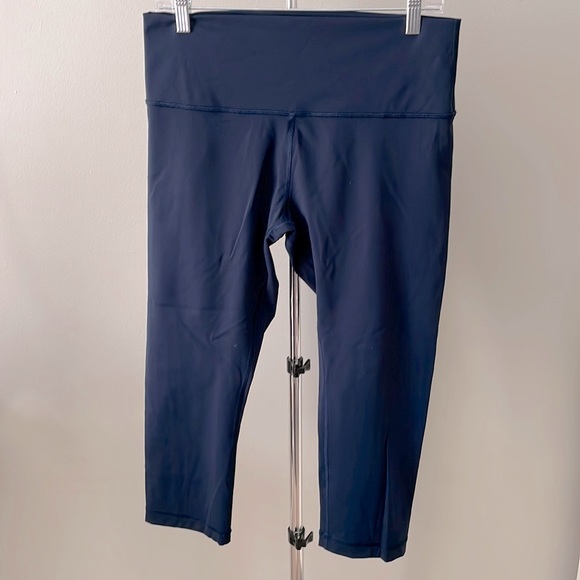 Lululemon navy size 12 leggings. 26” length. Wide waistband - Picture 1 of 4